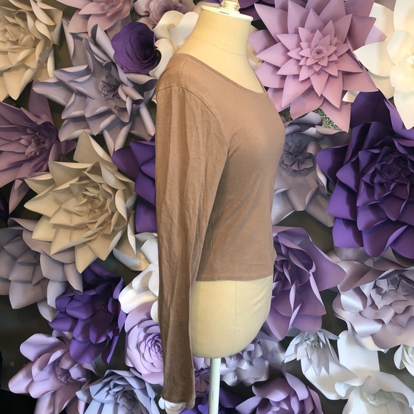 Long sleeve beige top - Picture 2 of 3